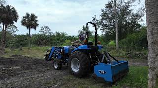 Tractor series Part 2 How do you use a box blade I have no idea [upl. by Anilosi]