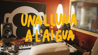 UNA LLUNA A LAIGUA  Txarango feat Zoo [upl. by Lenette147]