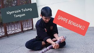 Pencak Silat Cimande Latihan Mengeraskan Tulang Kering [upl. by Ynattir119]