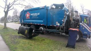 Republic services garbage truck on yard waste pick up 4224 [upl. by Radnaxela49]