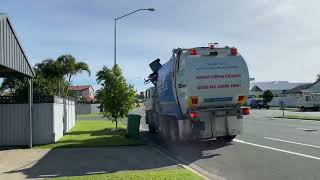 112Q 20m compact in Gold Coast garbage [upl. by Imalda]