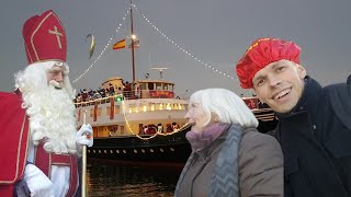 49 SINTERKLAAS in MEDEMBLIK LICHTJESINTOCHT en KASTEEL RADBOUD [upl. by Strauss460]