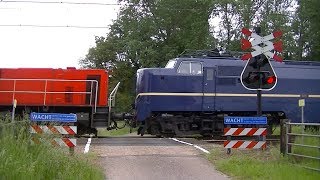 Spoorwegovergang Almelo  Dutch railroad crossing [upl. by Diskson]