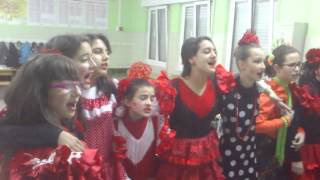 Niñas 6B1 cantando C P El Pilar Barakaldo Carnaval 2014 [upl. by Annav292]