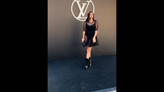 أطلالة من الدانتيل للجميلة آنا دى أرماس فى عرض أزياء louisvuitton parisfashionweek anadearmas [upl. by Joleen]