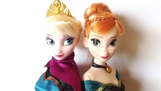 Disney Store Frozen Deluxe Fashion Doll Set 2013 review [upl. by Marnia]