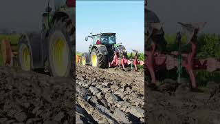 Klepelen en ploegen in één werkgang  John Deere 6210R ploughing farming agriculture johndeere [upl. by Notyal215]