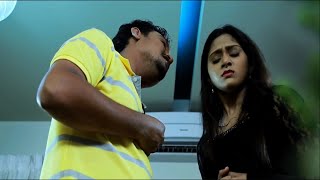 എന്തും സമ്മതിക്കുന്ന ഒരു അവസ്ഥയിലാണ്  Kavachitham Malayalam Movie Action Scenes  Romantic Scenes [upl. by Tserrof]