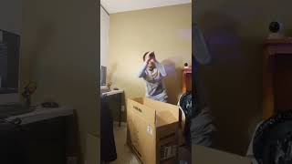 Unboxing of Gaming Chair na mukang EWAN leynes360 gamingchair gamers canada canadalifevlog [upl. by Darwen269]