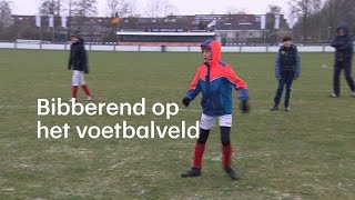 Bibberend op het voetbalveld Ik heb er niet veel zin in eigenlijk  RTL NIEUWS [upl. by Ahseym]