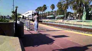 Metrolink 635 Arrives and Departs the Downtown Burbank Station [upl. by Leeanne]