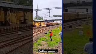 WAP4 Flagging Signal High  Speed Train Skip Ahmednagar Jn shorts ytshorts viralshort [upl. by Llydnek855]