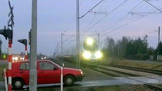 Pendolino  Przejazd kolejowy niestrzeżony [upl. by Warder175]