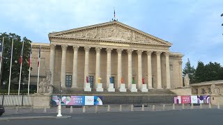 Législatives images de la façade de lAssemblée nationale au matin du second tour  AFP Images [upl. by Gibert]