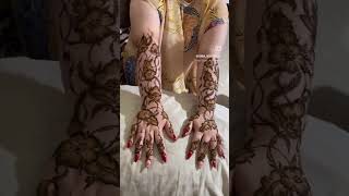 نقيشة خليجية من ابداعي 💚 hennadesign wedding mehndi hennaart mariage hennaartist bride love [upl. by Yroj626]