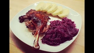 Pomalu pečená svatomartinská husa s bramborovým knedlíkem a červeným zelím  recept [upl. by Tnarg265]