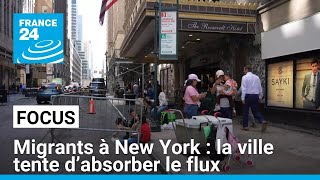 Accueil des migrants à New York  la ville tente d’absorber le flux • FRANCE 24 [upl. by Camilia60]