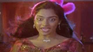 Chattaniki Kallu Levu Movie Songs  Ee Sogasu Song  Chiranjeevi Madhavi Lakshmi [upl. by Kirtley]