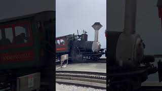 High winds at the top of Mt Washington for loco Ammonoosuc [upl. by Haelak]