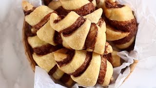 CORNETTI ALLA NUTELLA in 5 MINUTI Ricetta facile 3 ingredienti [upl. by Cooke]