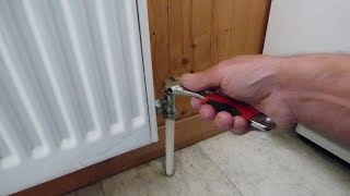 Thermostatic radiator valve broken How to shut off the heat to the radiator [upl. by Rockey]