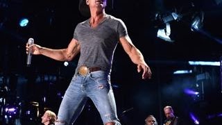 Tim McGraw Swats FrontRow JeanRipping Fan [upl. by Wehner736]