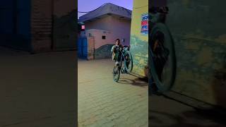 OMG 😱cycle stand video 😇😎😎 cycle your searchcycle stunt youtubevloggers youtubealternative shorts [upl. by Darcey]