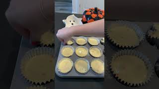 Spooky Ghost Cupcake Hack youtubeshorts shorts halloween cupcake [upl. by Iilek]