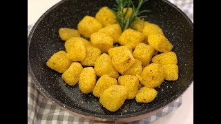 Patate cotte in padella dorate e croccanti fuori morbidissime e golose dentro [upl. by Adlihtam147]