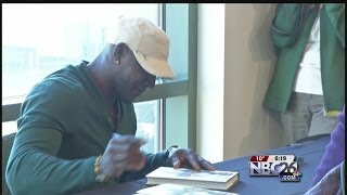 Donald Driver Book Signing [upl. by Gasparo]