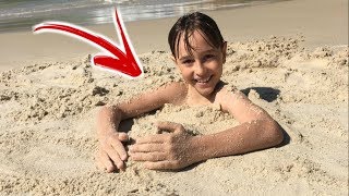 BRINCANDO NA PRAIA DAILY VLOG EM FAMÍLIA NAS FÉRIAS [upl. by Ines]