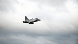 Low flying jet  Gripen Fighter  FourwaysJohannesburg North [upl. by Akierdna]