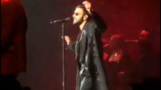 MARCO MENGONI SI ESIBISCE ALLA CENA DI NATALE PRIVATA AZIENDA PWC MILANO [upl. by Jair420]