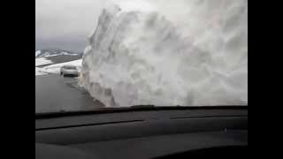 Mur de neige au Col de tirurda dans Djurdjura [upl. by Brott86]