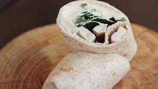 RECETA WRAP DE POLLO CON HUMMUS Y ESPINACAS [upl. by Ettenig]