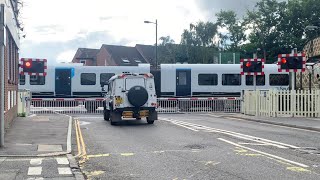 Petersfield level crossing Hampshire SWR [upl. by Natanoy]