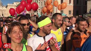 Via Pacis 2018 mezza maratona a Roma con Athletica Vaticana e 100 migranti [upl. by Gareth157]