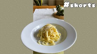 Real Italian Fettuccine Alfredo Recipe  Kremasız Fettuccine Alfredo Tarifi shorts [upl. by Xuagram]