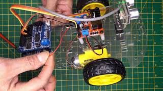 Arduino Video 8 Obstacle Advoiding RobotXe tránh vật cản [upl. by Emmye]