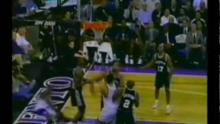 Chris Webber Scores 4 straight baskets on Tim Duncan [upl. by Teria]