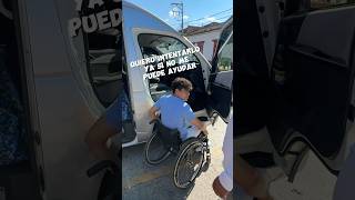 persona en silla de ruedas se sube a una combi😱 discapacidad foryou silladeruedas viralvideo [upl. by Ettezyl258]