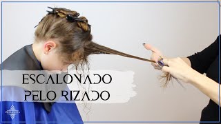 🌈 😱 Como hacer un corte escalonado en melena rizada muy fácil y rápido [upl. by Maisel]