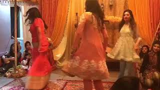 Lar Gaiyan Pakistani Mehndi Dance [upl. by Nannek844]