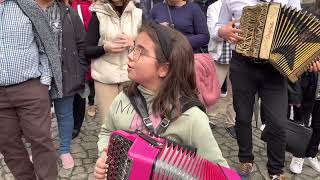 Domingo dia de concertinas em Guimarães com a presença da joaninha 161022 🪗🎼🥁🇵🇹🌏 [upl. by Zadoc234]