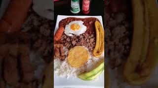 bandeja paisa antioquia en cartagena colombia shorts [upl. by Vardon]