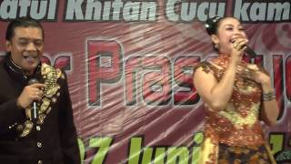 Duet Spektakuler Didi Kempot dengan Istri Yan Velia  Jambu Alas [upl. by Whipple]