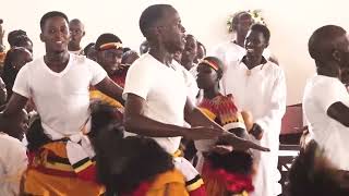 MUKAMA ALEESE  GABIE NTAATE MARTYRS CHURCH KATWE YOUTH GANDA DANCE [upl. by Nahsad]