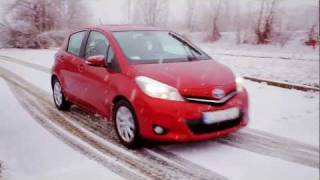 Toyota Yaris 133 Dual VVTi CVT Executive teszt [upl. by Daphne]