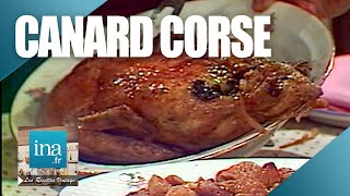 Recette  Le canard à la Corse  Archive INA [upl. by Etnovert]