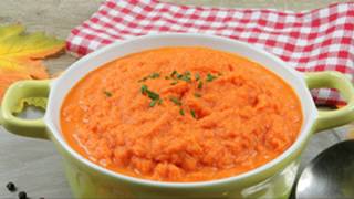 Recette  Purée de carottes maison [upl. by Anaj]